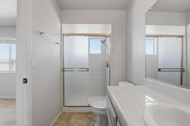 1707 Chateau Dr, Olivehurst, CA 95961