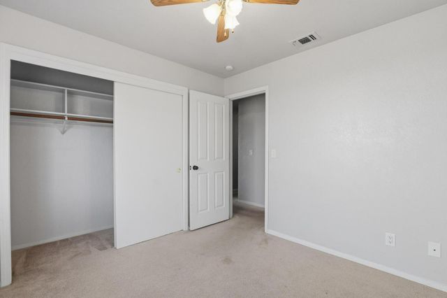 1707 Chateau Dr, Olivehurst, CA 95961