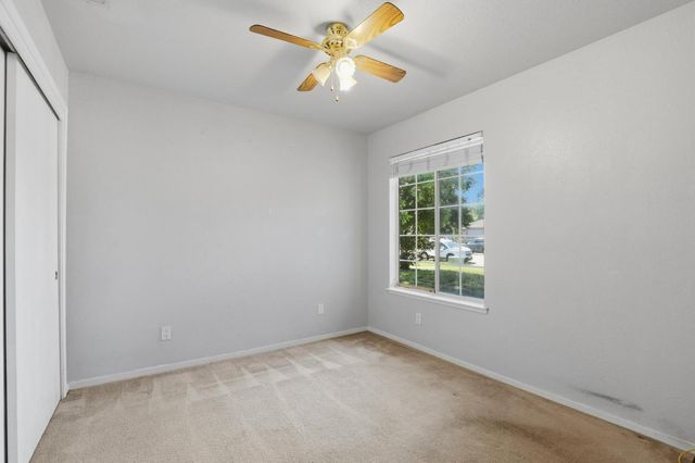 1707 Chateau Dr, Olivehurst, CA 95961