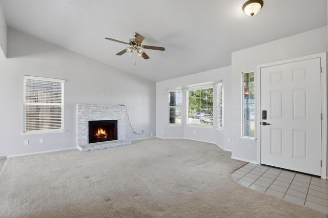 1707 Chateau Dr, Olivehurst, CA 95961