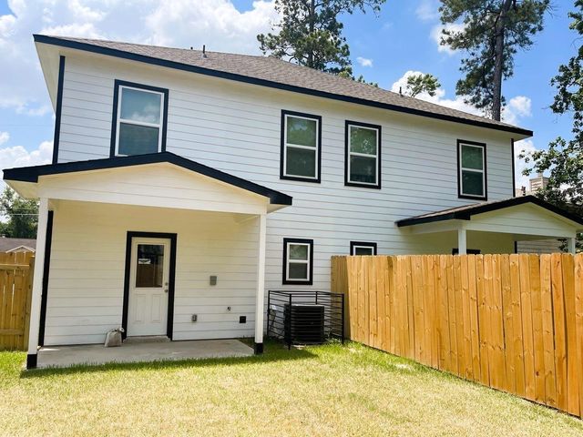 8235 Locksley Road A, Houston, TX 77078