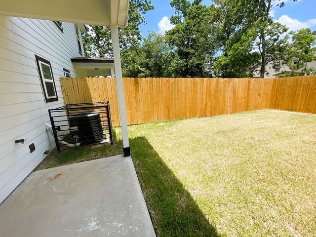 8235 Locksley Road A, Houston, TX 77078