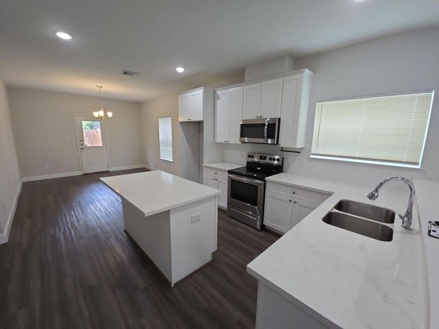 8235 Locksley Road A, Houston, TX 77078