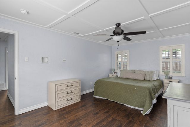 2900 Bedfordshire, Bedford, TX 76021
