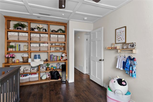 2900 Bedfordshire, Bedford, TX 76021