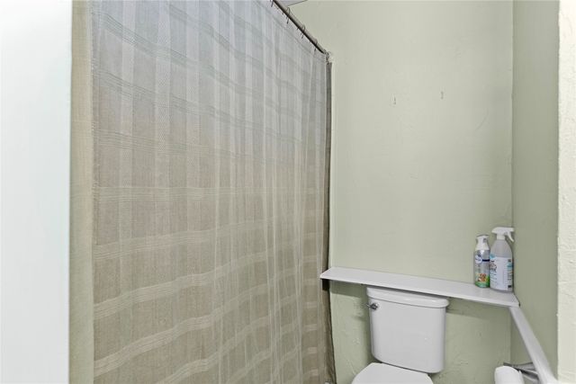 2900 Bedfordshire, Bedford, TX 76021