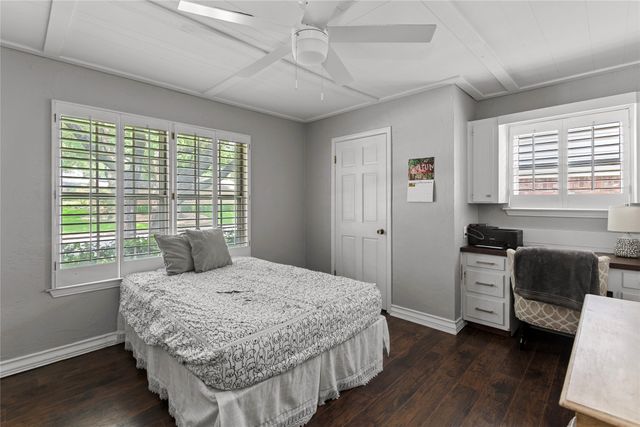 2900 Bedfordshire, Bedford, TX 76021