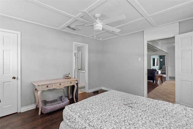 2900 Bedfordshire, Bedford, TX 76021