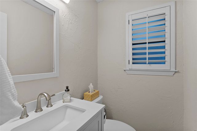 2900 Bedfordshire, Bedford, TX 76021