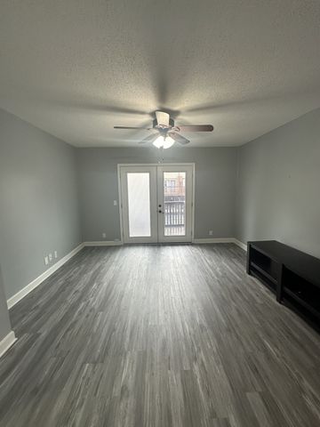 500 Paragon Mills Rd Apt N13, Nashville, TN 37211