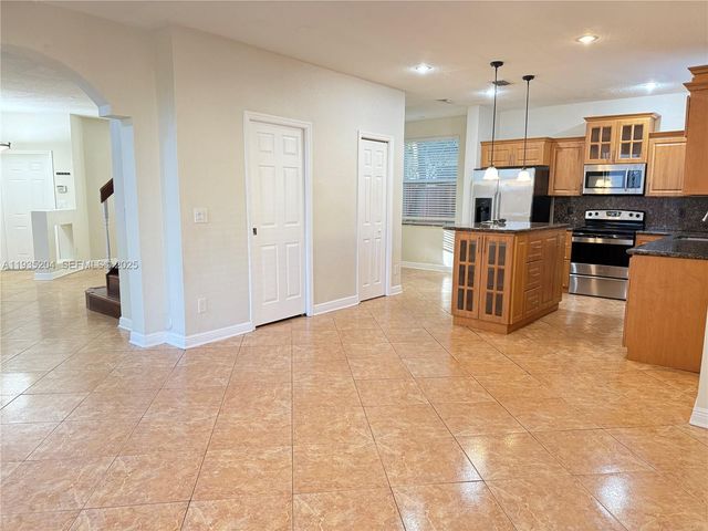 5081 SW 136th Ter, Miramar, FL 33027