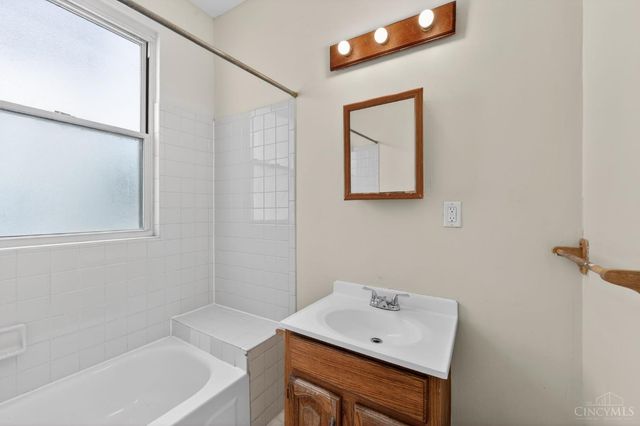 5906 Highland Avenue, Elmwood Place, OH 45216