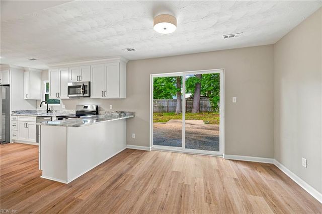 808 Holly Hedge AVE, Virginia Beach, VA 23452