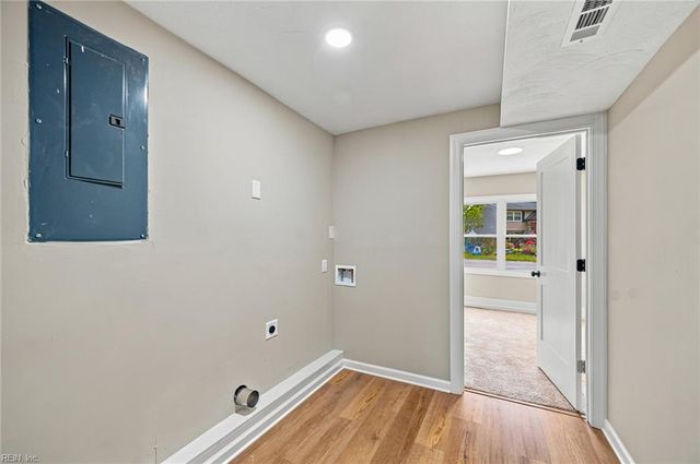 808 Holly Hedge AVE, Virginia Beach, VA 23452