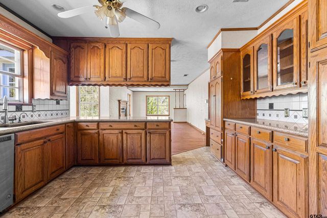 1159 County Road 479D, Mt Enterprise, TX 75681