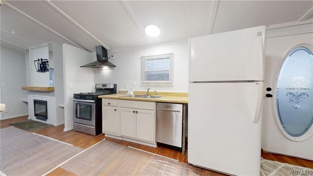 37 Jenny Court, Cheektowaga, NY 14225