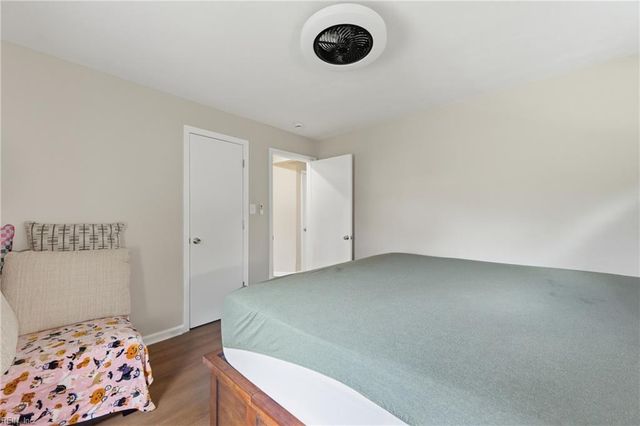 26 Woodhaven RD, Newport News, VA 23608