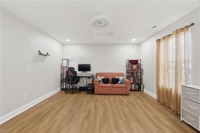 26 Woodhaven RD, Newport News, VA 23608