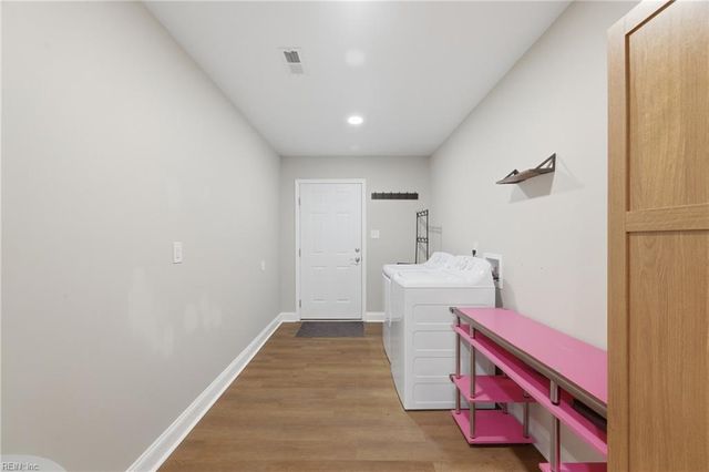 26 Woodhaven RD, Newport News, VA 23608