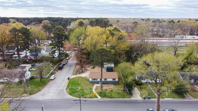 26 Woodhaven RD, Newport News, VA 23608