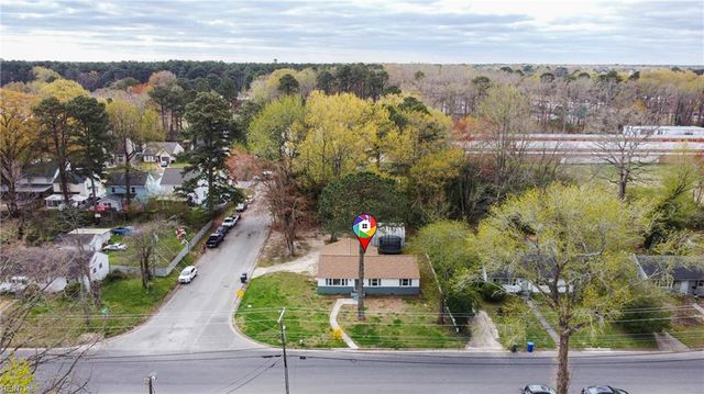 26 Woodhaven RD, Newport News, VA 23608
