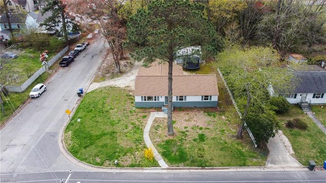 26 Woodhaven RD, Newport News, VA 23608