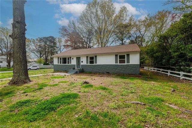 26 Woodhaven RD, Newport News, VA 23608