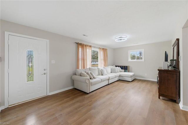 26 Woodhaven RD, Newport News, VA 23608