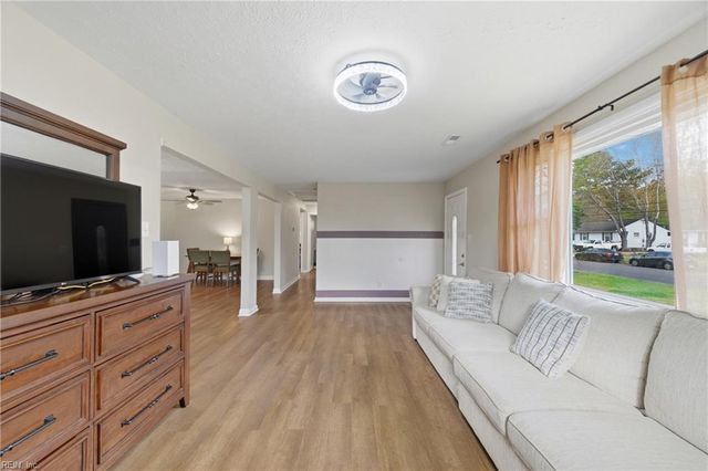 26 Woodhaven RD, Newport News, VA 23608