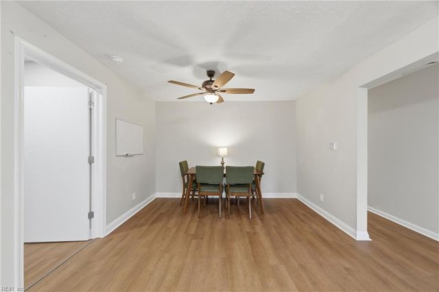 26 Woodhaven RD, Newport News, VA 23608