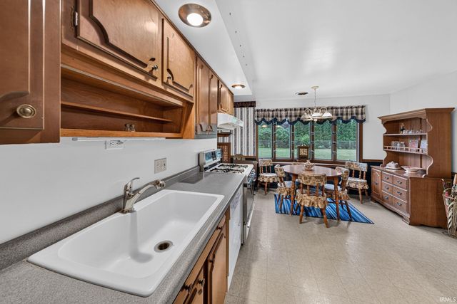 15674 Embers Drive, Mishawaka, IN 46545