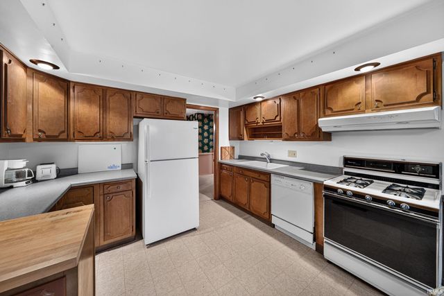 15674 Embers Drive, Mishawaka, IN 46545