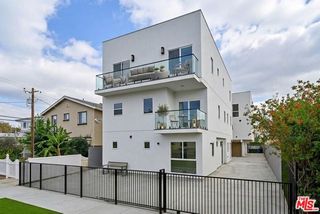 1108 Queen Anne Place, Los Angeles, CA 90019