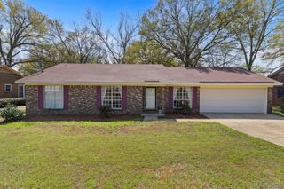 106 Rosewood Drive, Prattville, AL 36066