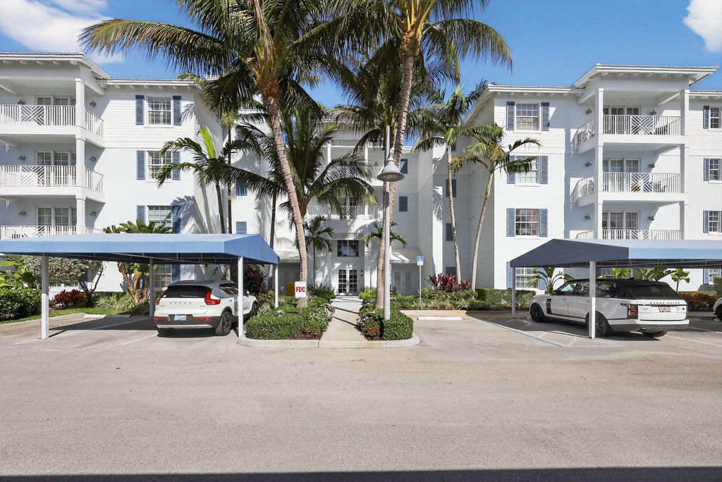 915 Bay Colony Drive S, Juno Beach, FL 33408