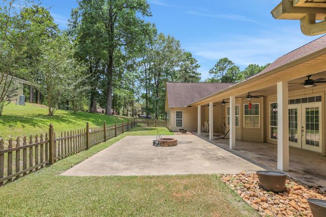 401 Hill Creek Drive, Coldspring, TX 77331