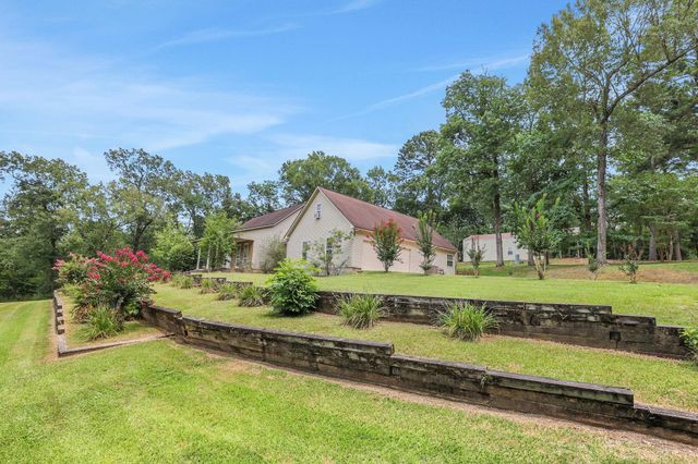 401 Hill Creek Drive, Coldspring, TX 77331