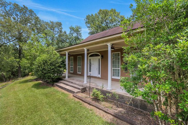401 Hill Creek Drive, Coldspring, TX 77331
