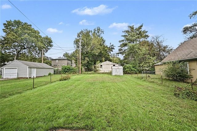 214 E 79th Terrace, Kansas City, MO 64114