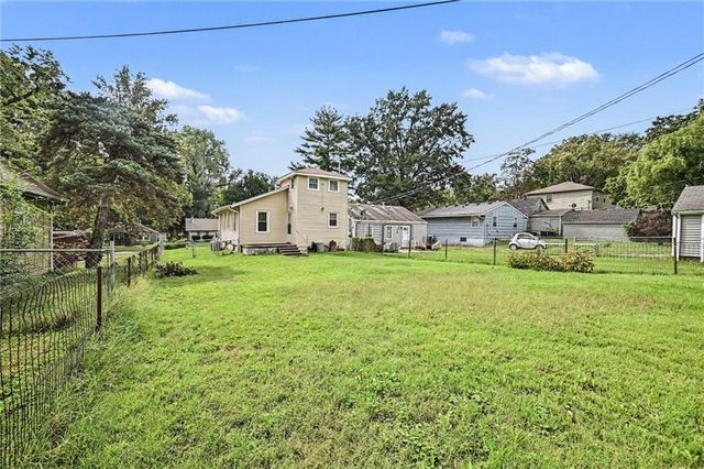 214 E 79th Terrace, Kansas City, MO 64114