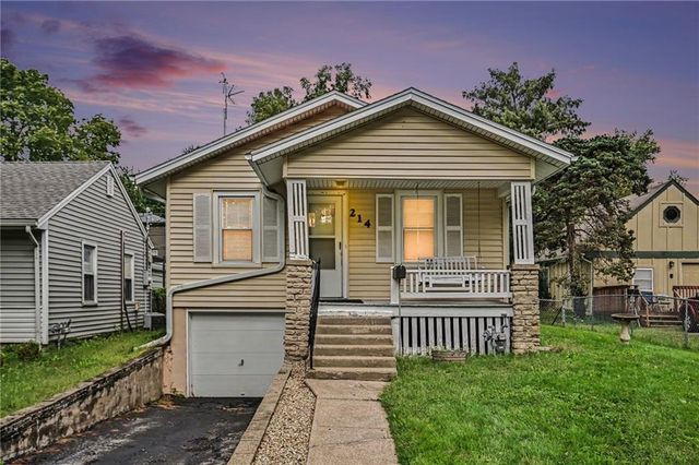 214 E 79th Terrace, Kansas City, MO 64114
