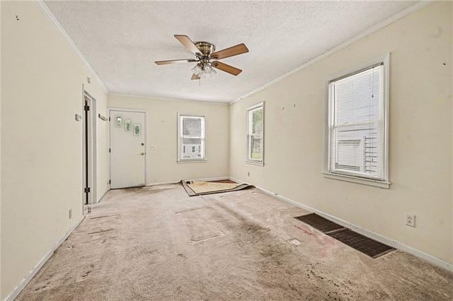 214 E 79th Terrace, Kansas City, MO 64114