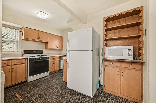 214 E 79th Terrace, Kansas City, MO 64114