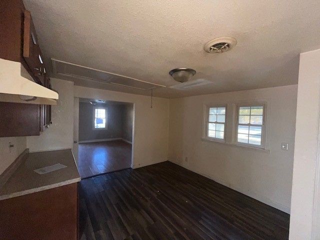 2025 E Pythian Avenue, Decatur, IL 62526