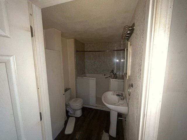 2025 E Pythian Avenue, Decatur, IL 62526