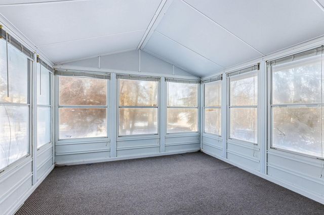 3907 Gresham Circle N, Oakdale, MN 55128