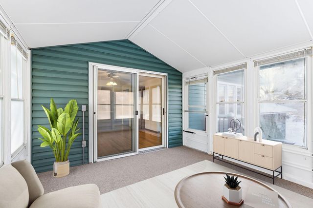 3907 Gresham Circle N, Oakdale, MN 55128