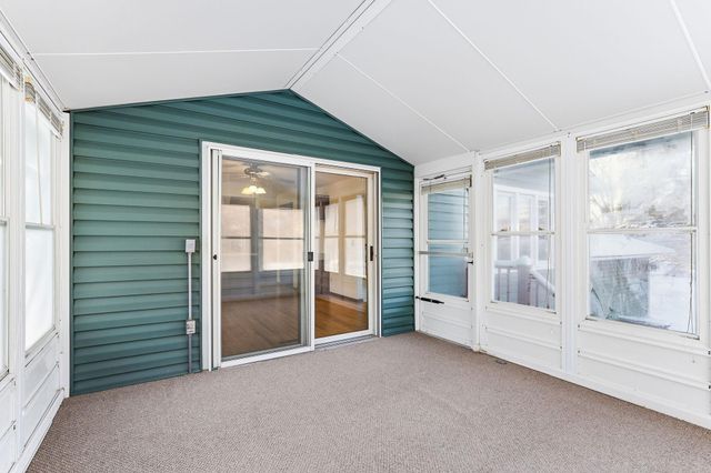 3907 Gresham Circle N, Oakdale, MN 55128