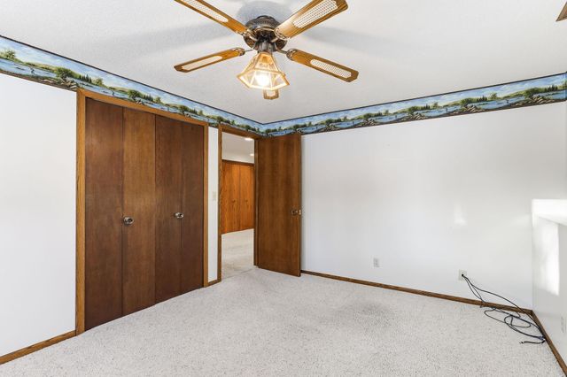 3907 Gresham Circle N, Oakdale, MN 55128