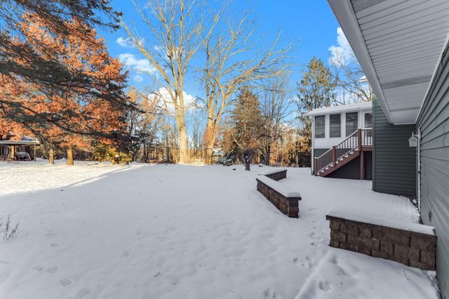 3907 Gresham Circle N, Oakdale, MN 55128